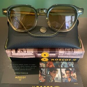 MOSCOT UNISEX ORIGINALS NYC DOLT
KHAKI 49mm Sunglasses W/ 
Chestnut Fade Lenses 